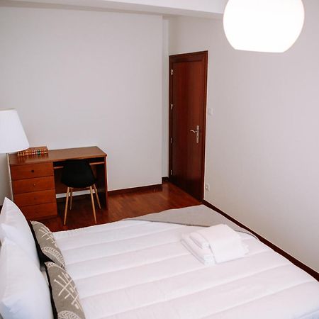 Apartamento T3 Vista Mar - Anzol ヴィラ・ド・コンデ エクステリア 写真